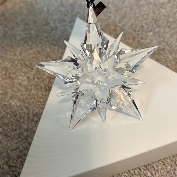 Swarovski Crystal snowflake Christmas ornament 2001 - Picture 2 of 5